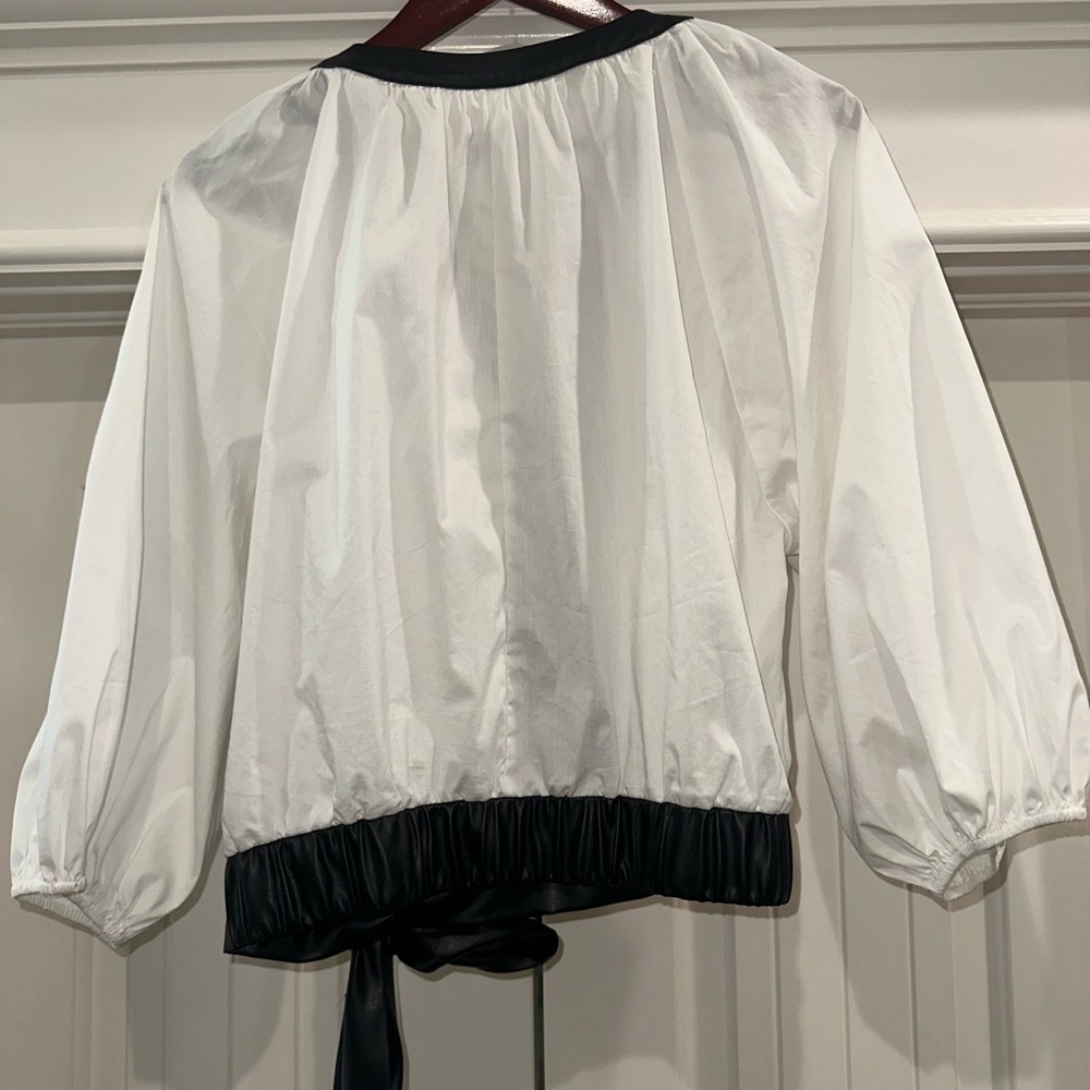 New York & Company Legacy Collection Faux Leather Piped Top M NWT - Picture 6 of 6